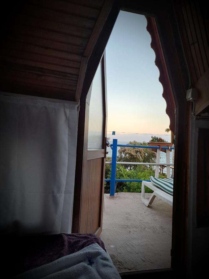 Antonios Motel Side Exterior foto